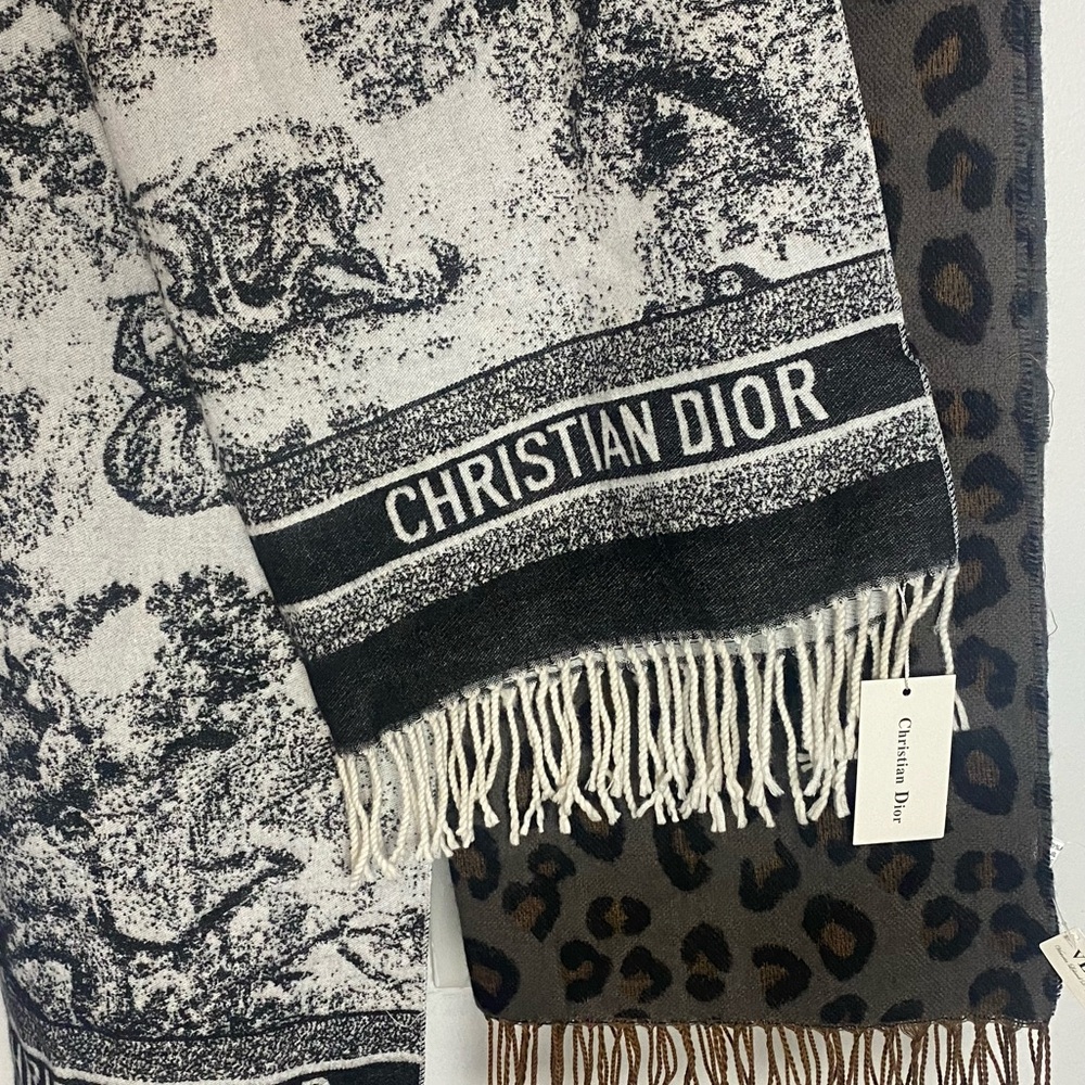 Scarf Set - Picture 2 of 3